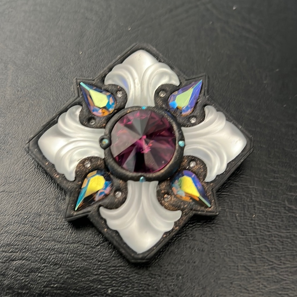 Brooch